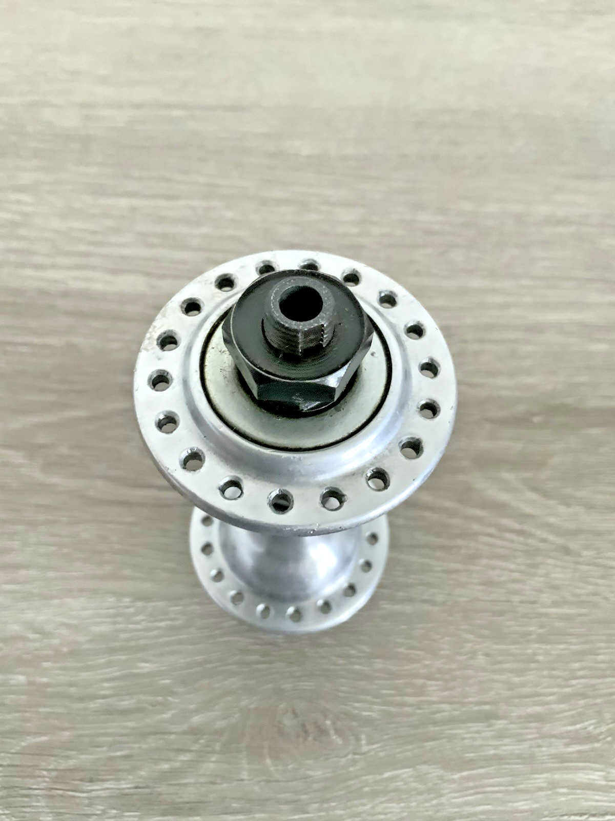 SHIMANO FRONT HUB 36 HOLE 100 MM SPACING WITH GREASE PORT