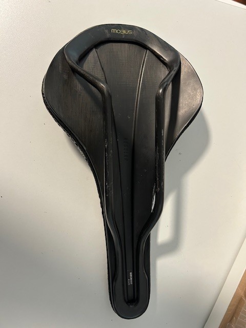 FIZIK ANTARES VERSUS EVO 00 ADAPTIVE Saddle 139mm Black w/box – 168grams
