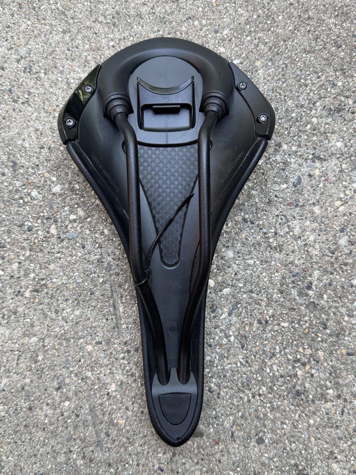 Fizik Aliante Road Bike Saddle Seat EUC – 11″ (280mm) – Handmade in Italy