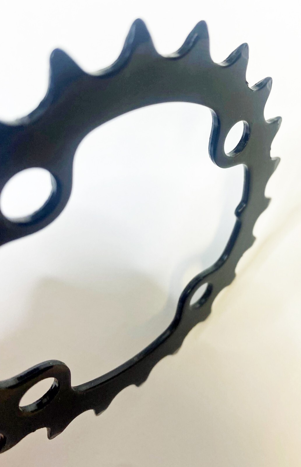 SR Suntour 582-22N 22-Tooth 64 BCD 4-Bolt 8/9/10-Speed Black Chainring – nos