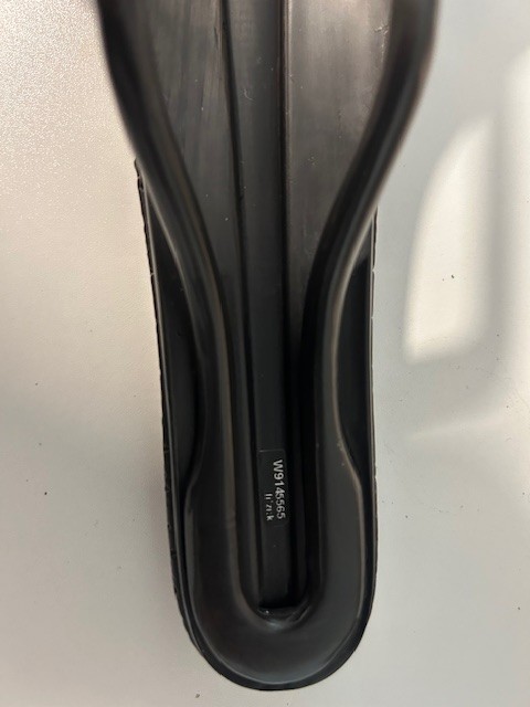 FIZIK ANTARES VERSUS EVO 00 ADAPTIVE Saddle 139mm Black w/box – 168grams