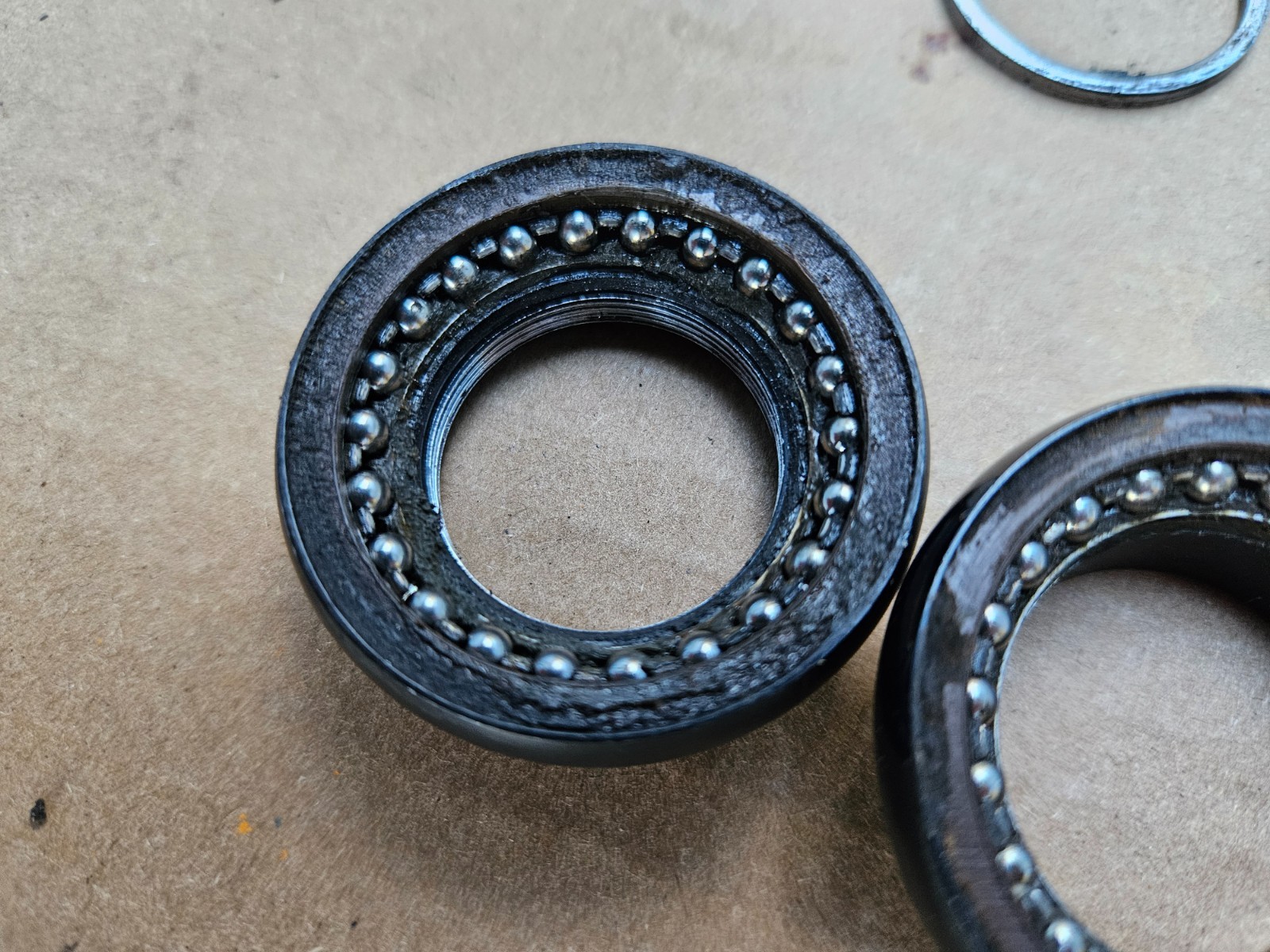 Vintage 90s Specialized 1-1/8″ Threaded Headset Black made in Japan