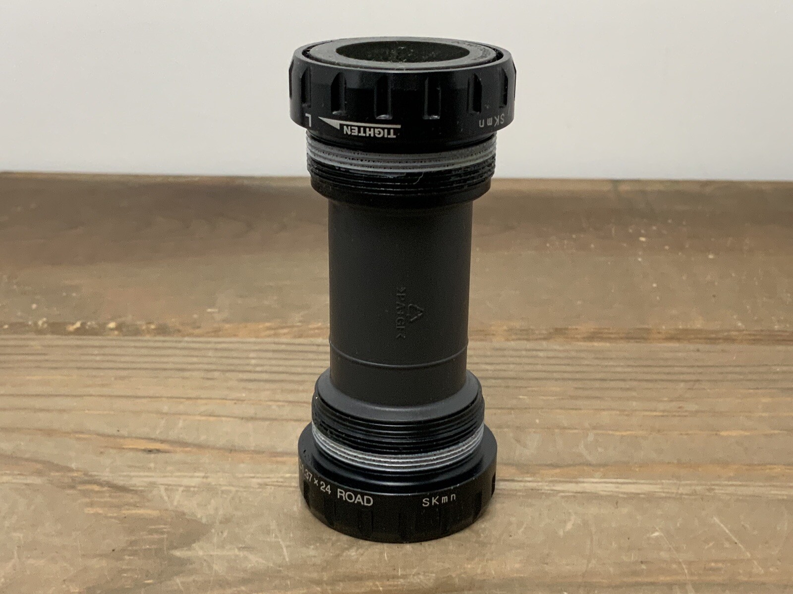 Shimano Ultegra SM-BBR60 Road Bicycle Bottom Bracket Black 68 / English Threaded