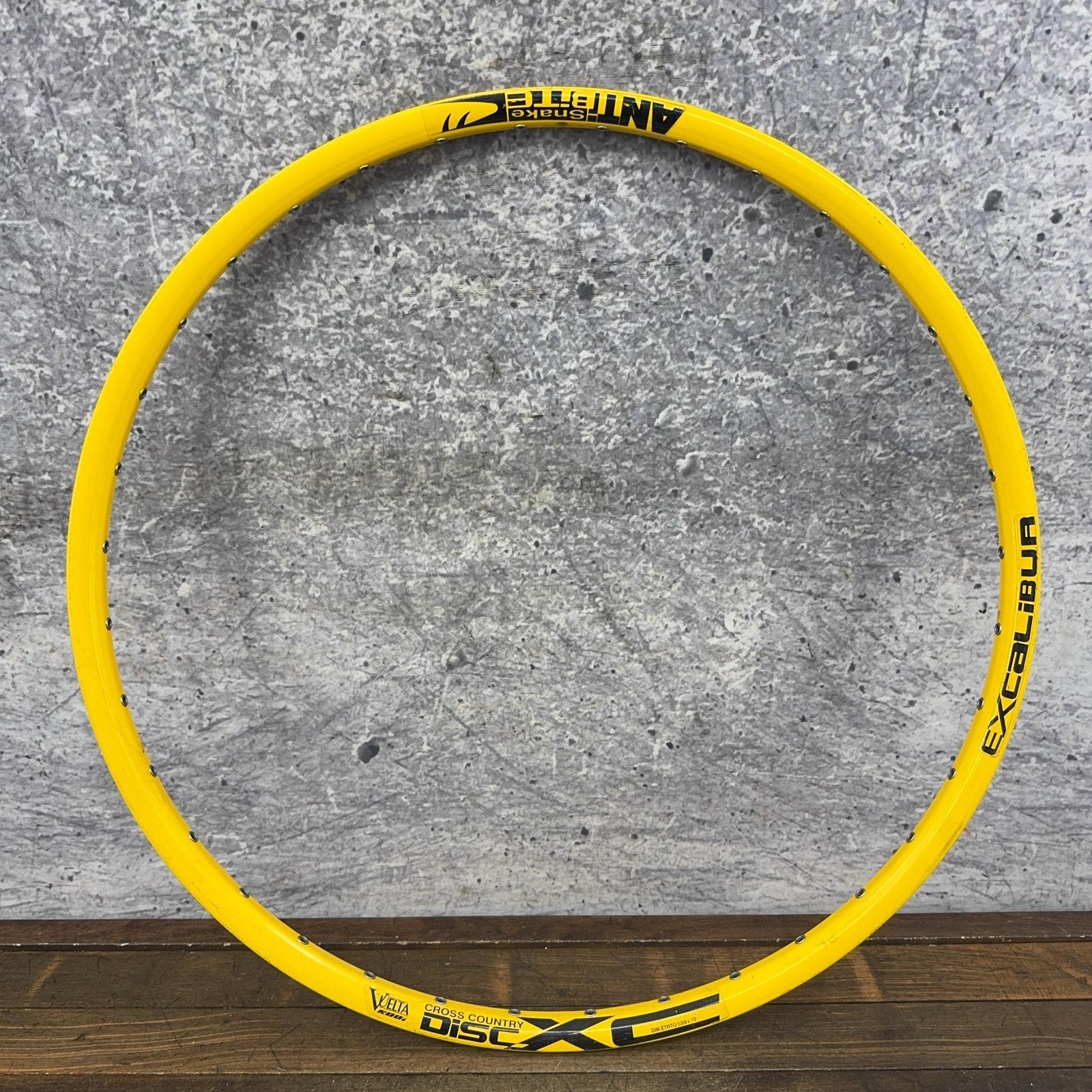 Vuelta Excalibur 26in Rim Yellow 36h Disc 36 Hole MTB Anti Snake Bite 559×19