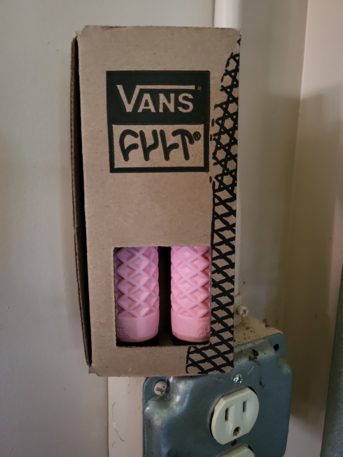 Cult x Vans Flangeless Grips (Rose Pink) (150mm) [A01VNRP] Free Shipping