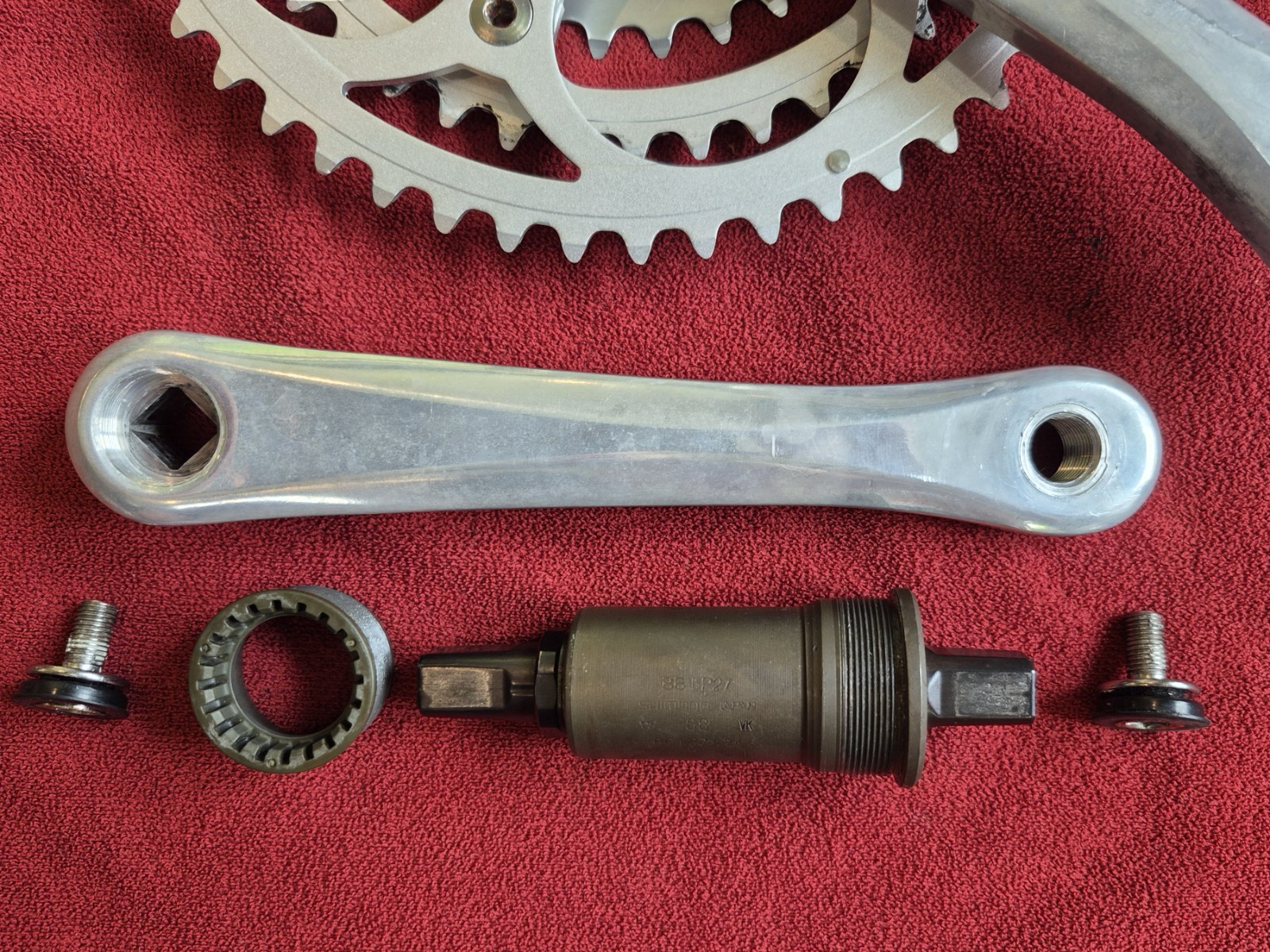 SUGINO RD5000 Road Triple Crank with Chainrings and Bottom Bracket – 170 mm