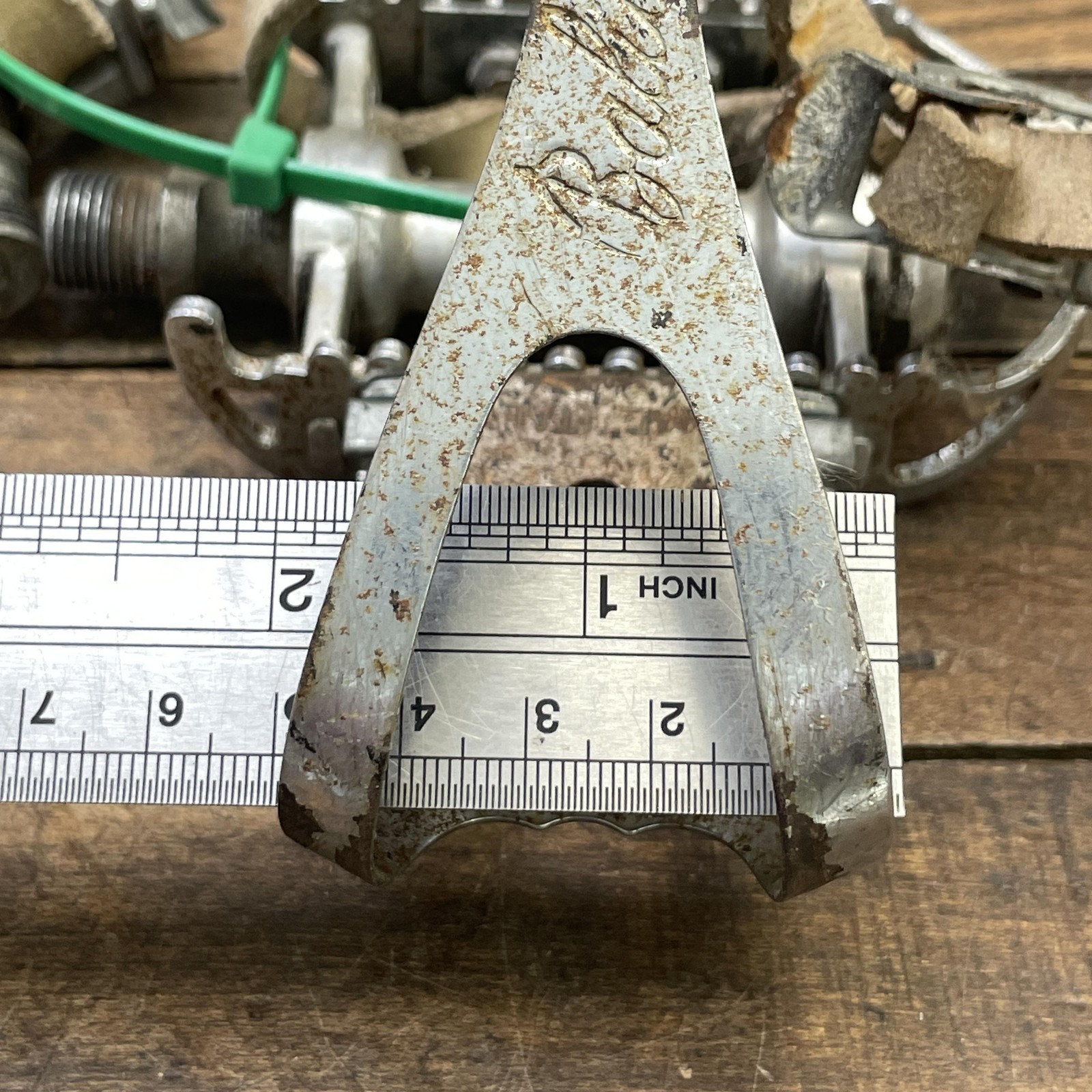 Vintage Atom 700 Quill Bike Pedals Toe Clips Leather Straps Silver Road 70s 80s