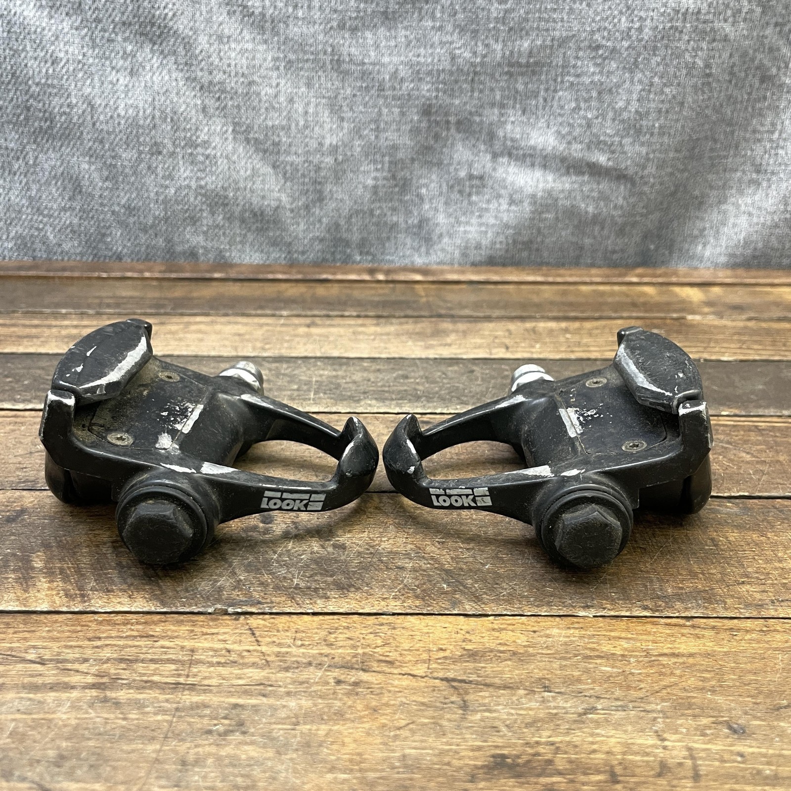 Vintage Look Clipless Road Bike Pedals 9/16 Black Pair 470g Composite Used