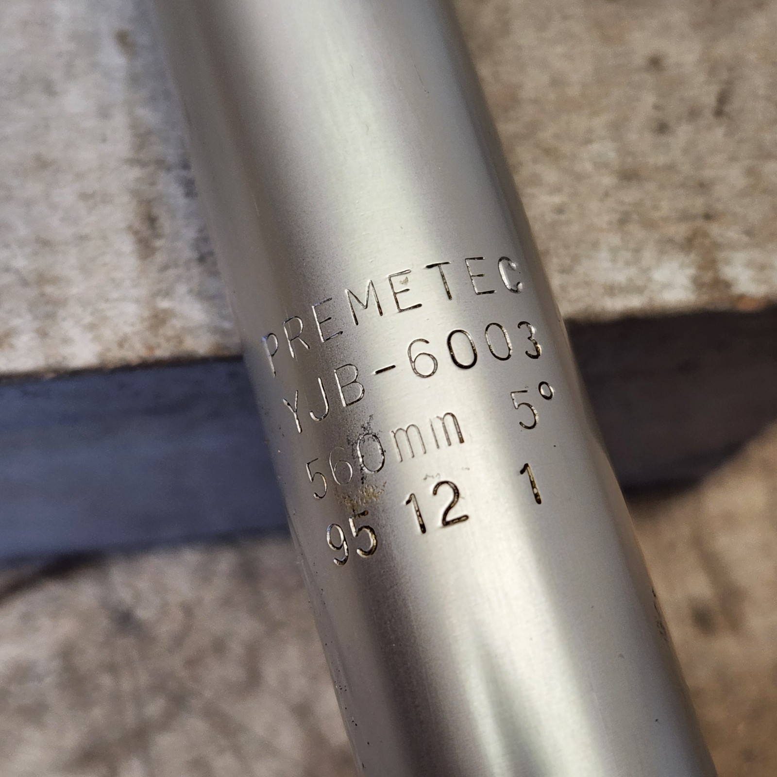 1995 Stamped Trek System 2 Aluminum Flat Handlebar 560mm Long 25.4 Clamp