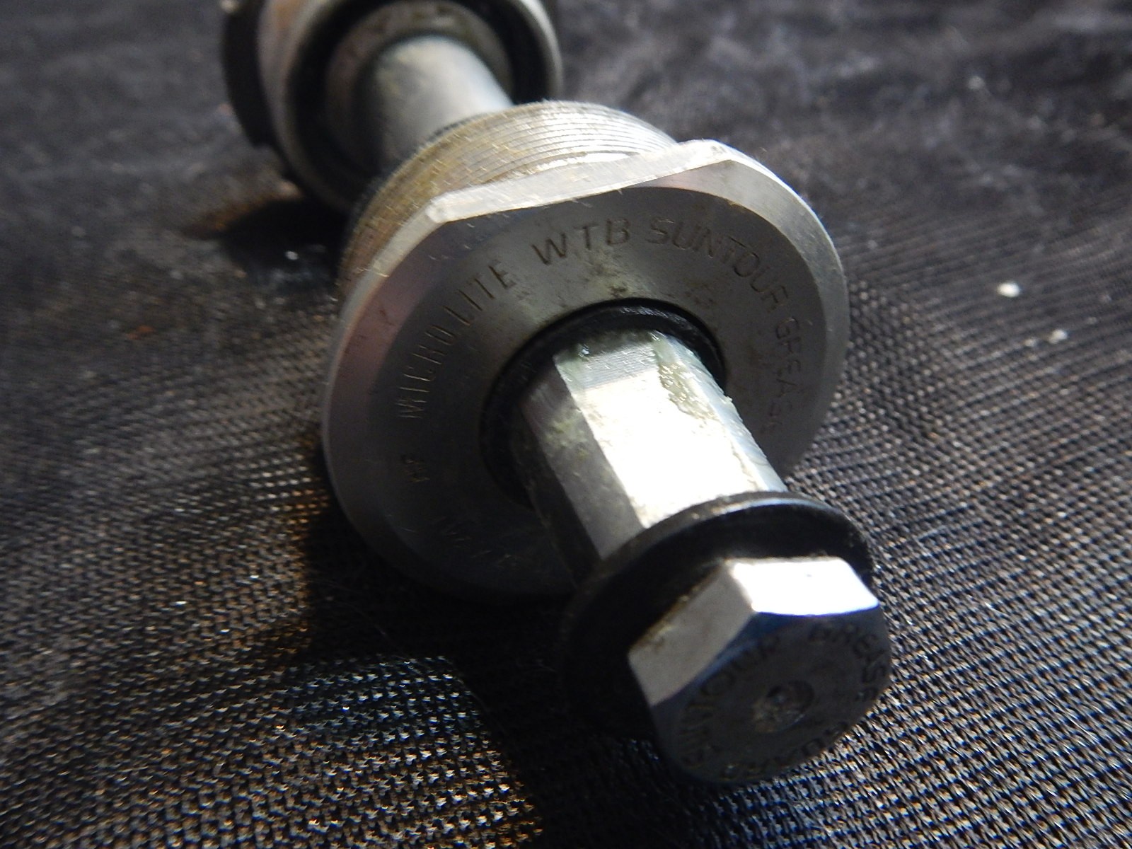 WTB Grease guard Suntour ML-SL-73 Bottom Bracket 73mmI 119mm Microlite