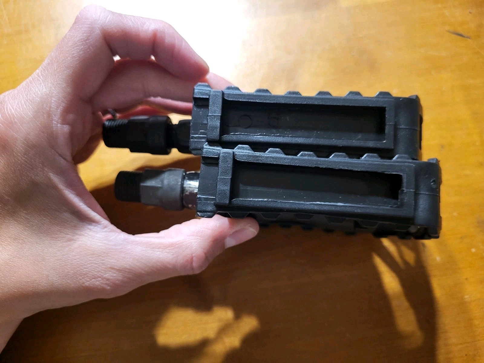 Universal Left and Right Black Bike Bicycle Pedals READ