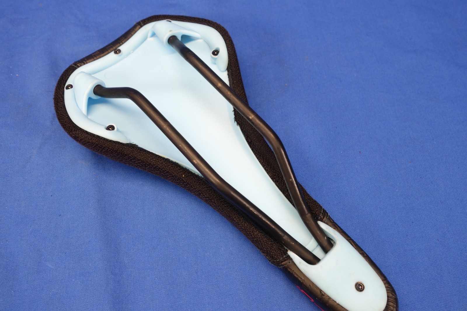 SDG FLY 130mm Width Bike Saddle, Bicycle Seat, Cr-Mo Rails