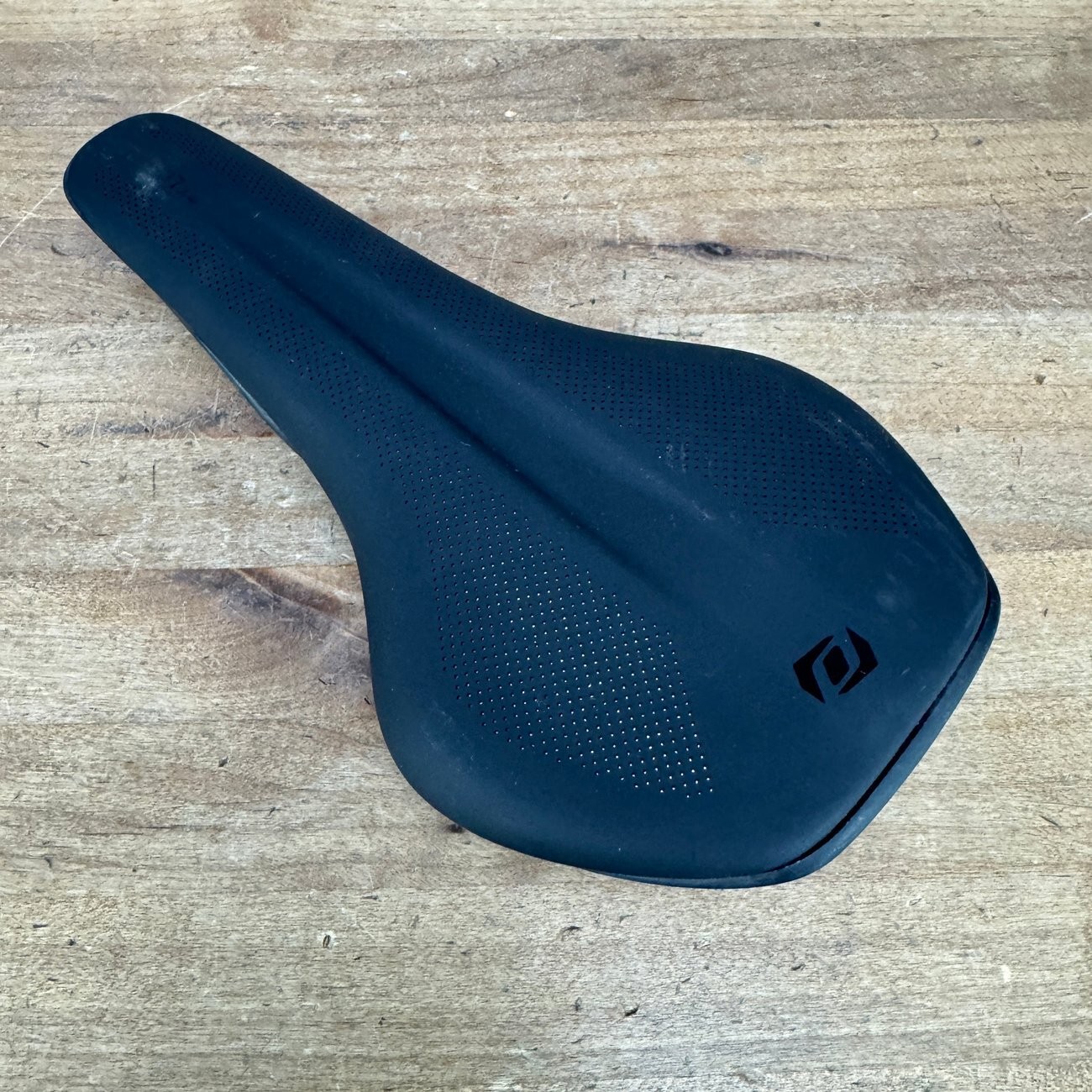 New Takeoff! Syncros Belcarra Regular SL 7x9mm Carbon Rails 130mm Bike Saddle