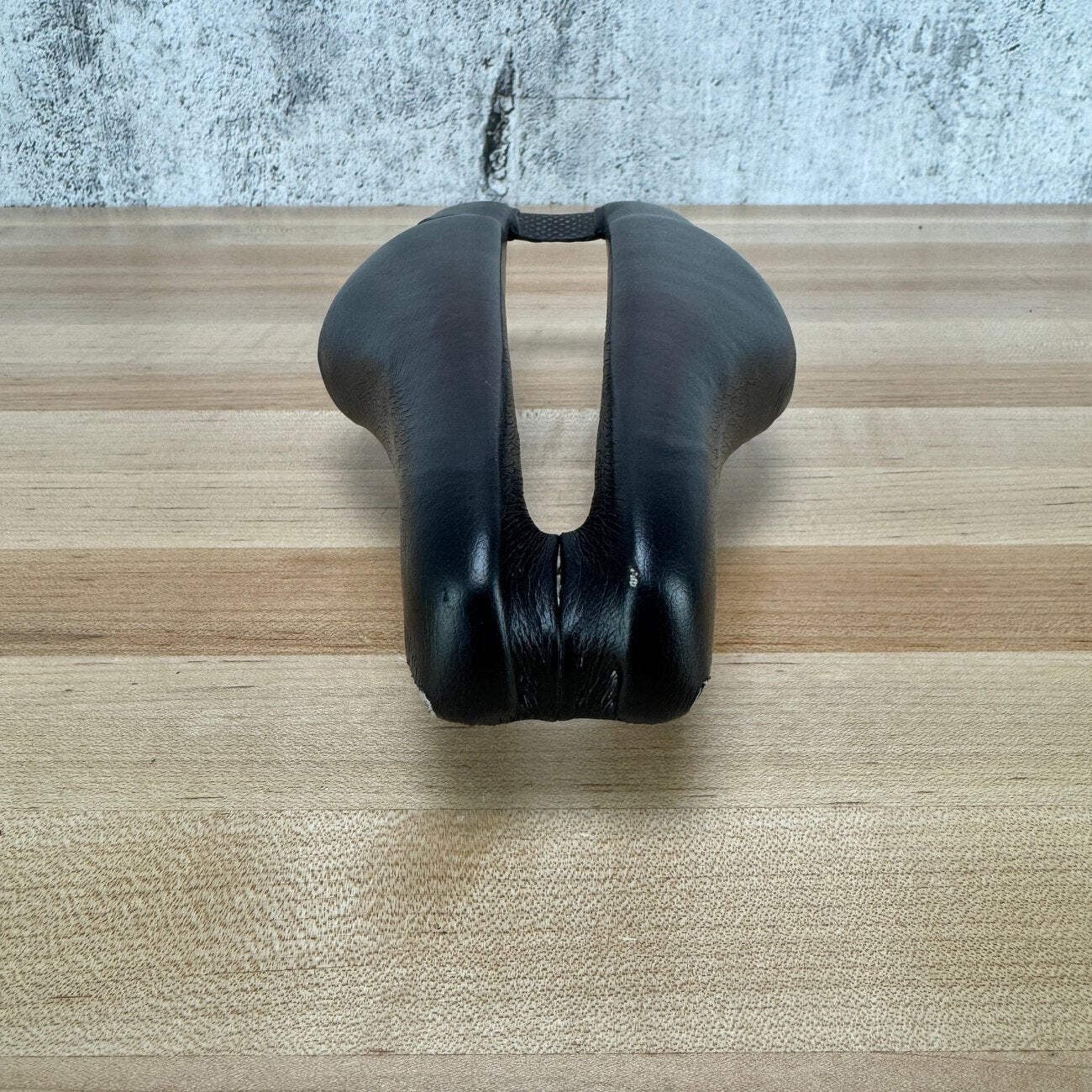 Dash Strike 7x7mm Carbon Rails 135mm Lightweight TT/Triathlon Bike Saddle 130g
