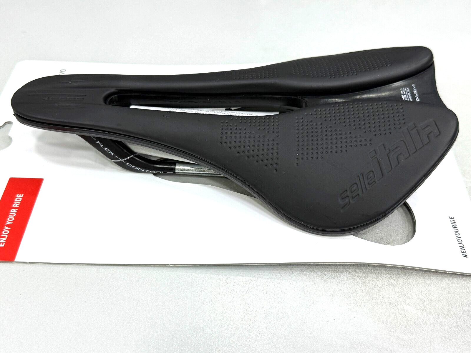 Selle Italia Novus Boost Evo Superflow Fec Alloy Saddle L3 (145 x 245mm ) Black