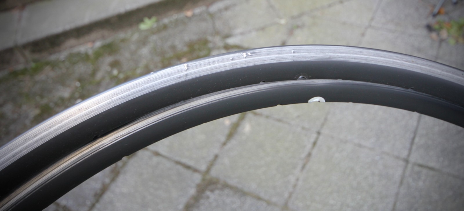 Campagnolo Omega Strada Hardox Rim / 28″ 36 H / Charcoal / Clincher #VELOWIZARD