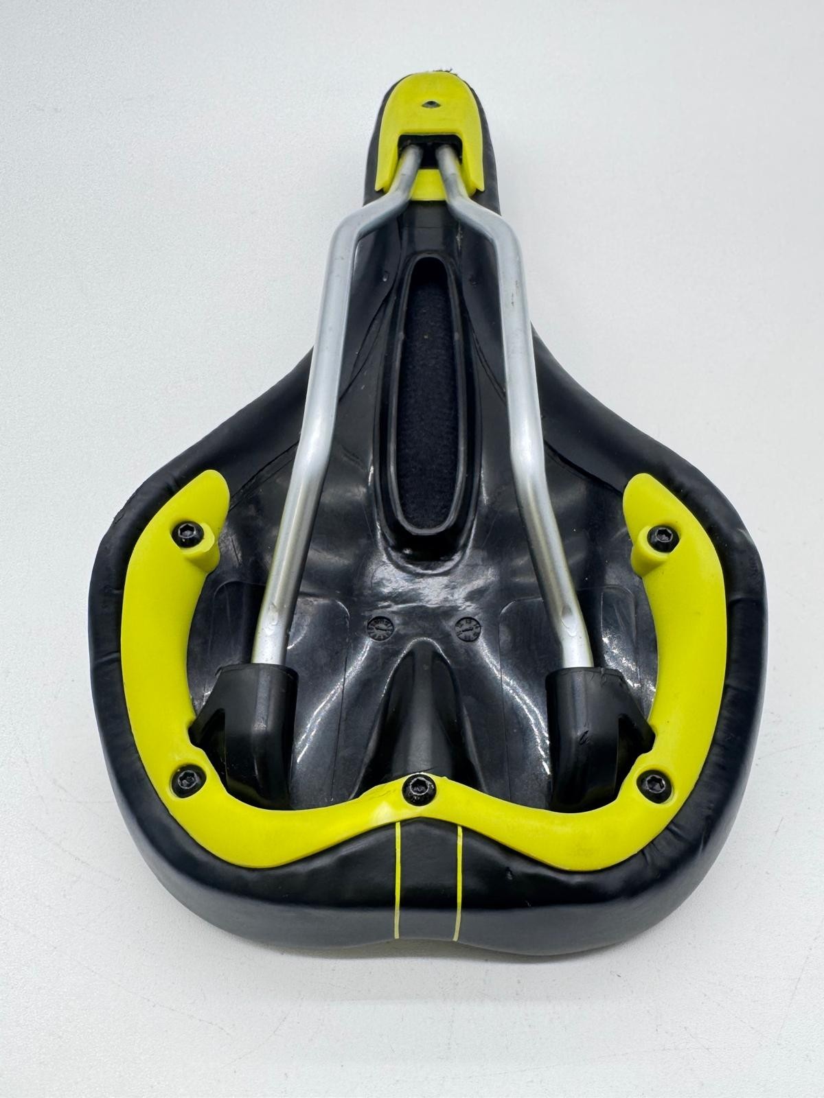 Norco Bikes Saddle Black & Yellow 139mm