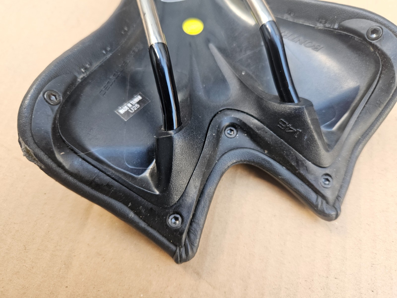 Bontrager Race Lite RL Inform Road Bike Saddle Black Hollow SS Rails