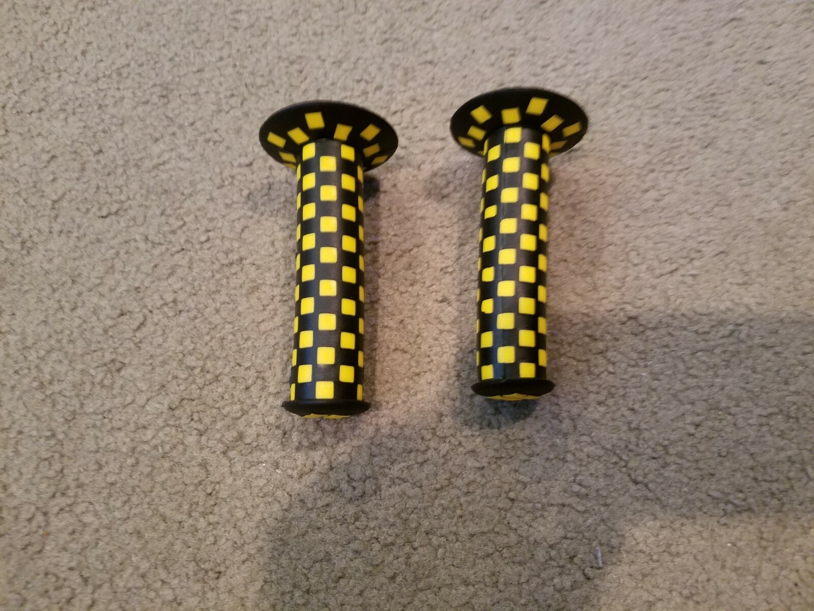 NEW BLACK AND YELLOW OLD SCHOOL BMX CHECKERED BICYCLE GRIPS