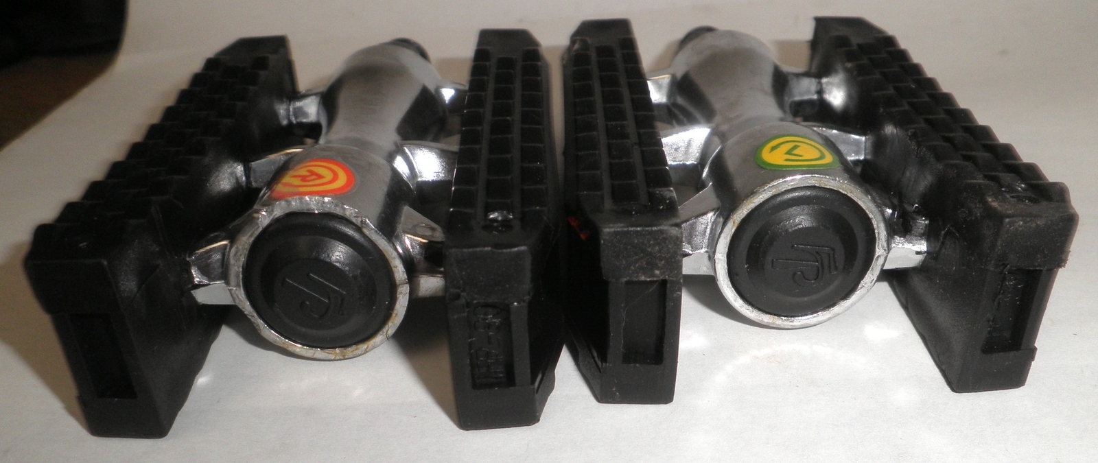 FP BLACK PLASTIC/STEEL BICYCLE PEDALS 9/16″ W/REFLECTOR BIKE PARTS 178