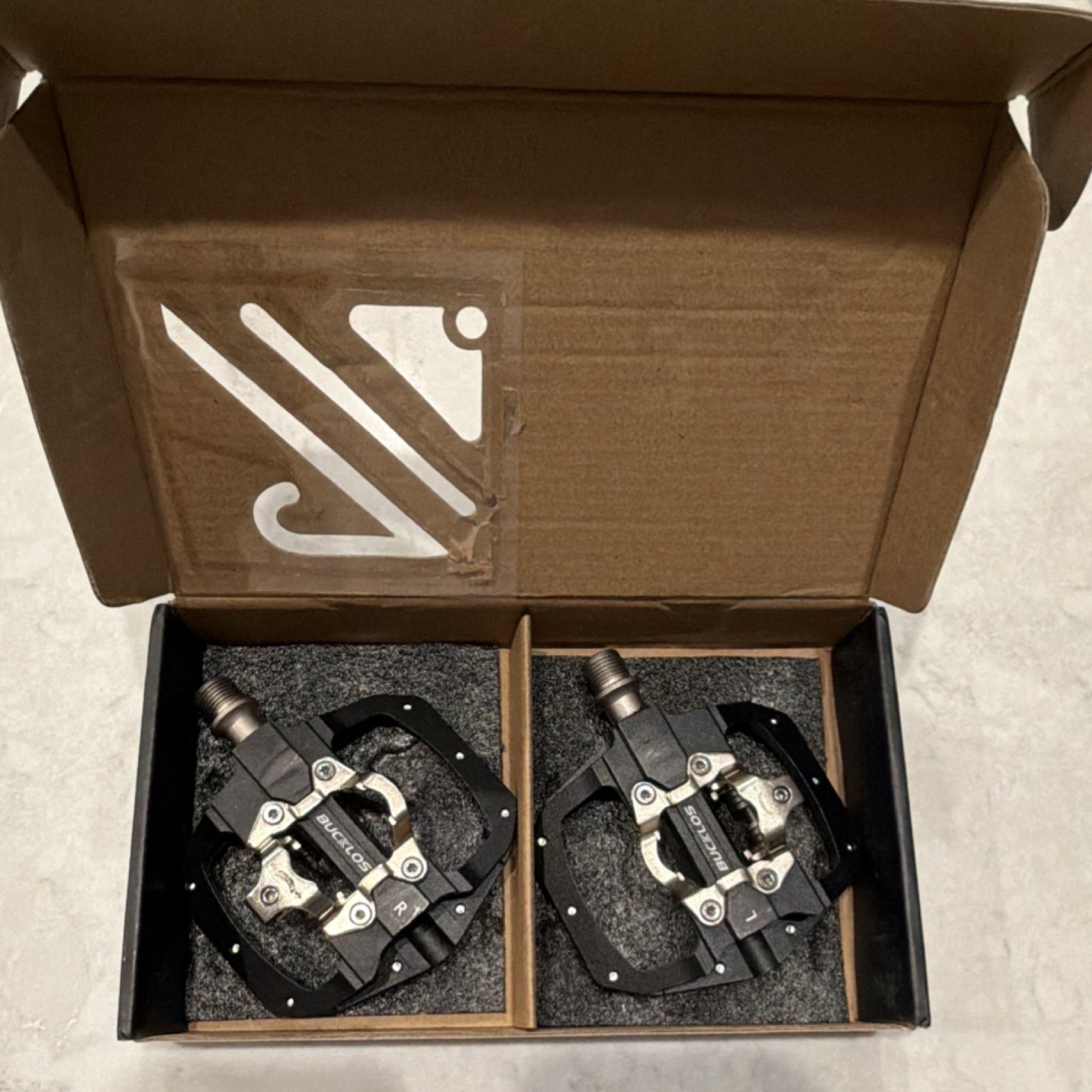 BUCKLOS M212 Aluminum Clipless Pedals Black Universal Bike 900325-BLACK-M212 Set