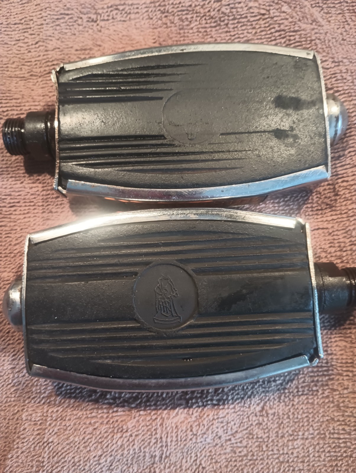 Raleigh Muscle Bike Sprite Bow Logo Pedals