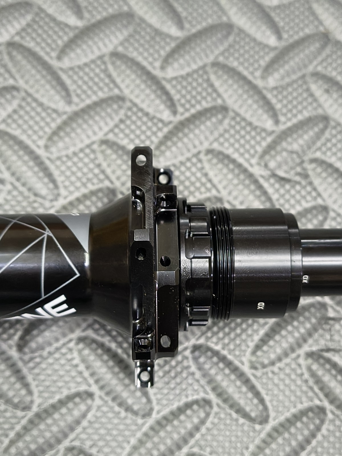 DT Swiss Rear Hub 240S Boost 12×148 28H xD Freehub 6-Bolt Ratchet 18T Giant