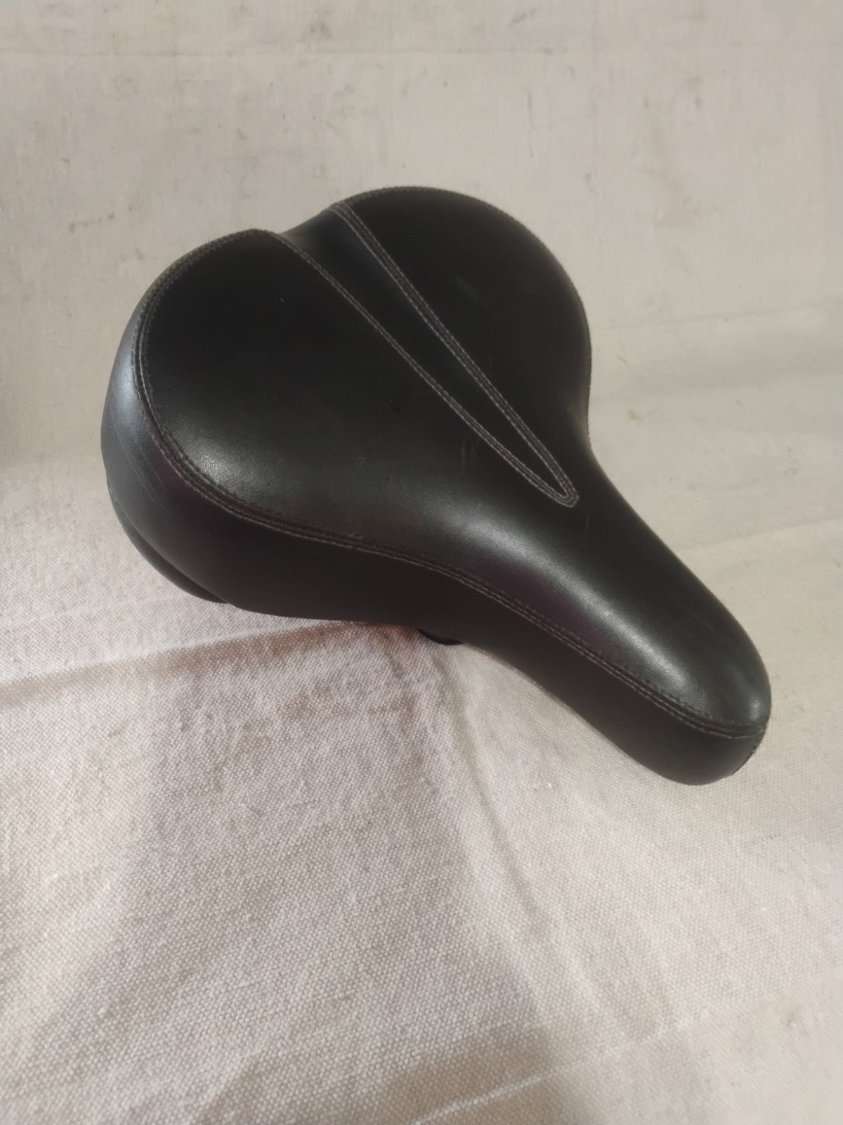 Gently Used Unbranded Bicycle Large Comfort Seat With Springs Black