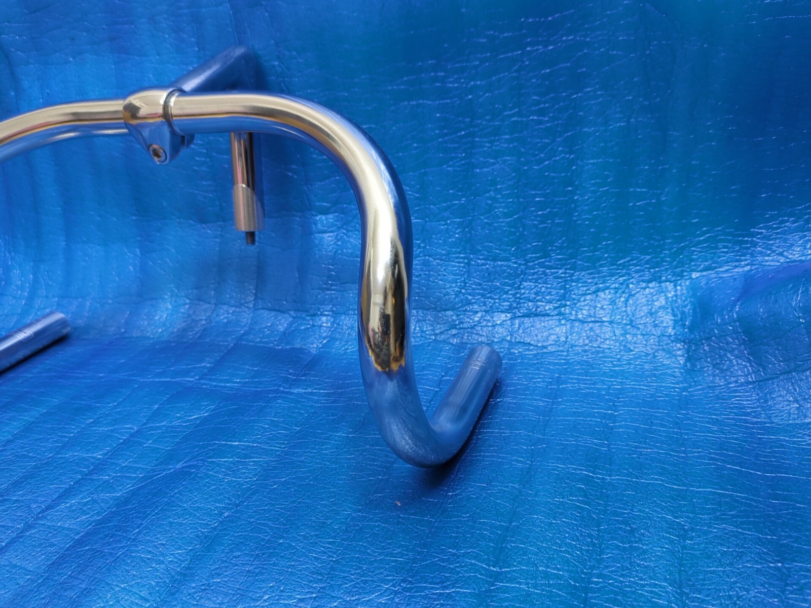 Nitto B123 CrMo 370mm NJS Handlebar + Nitto Jaguar 100mm 65 Degree Steel Stem