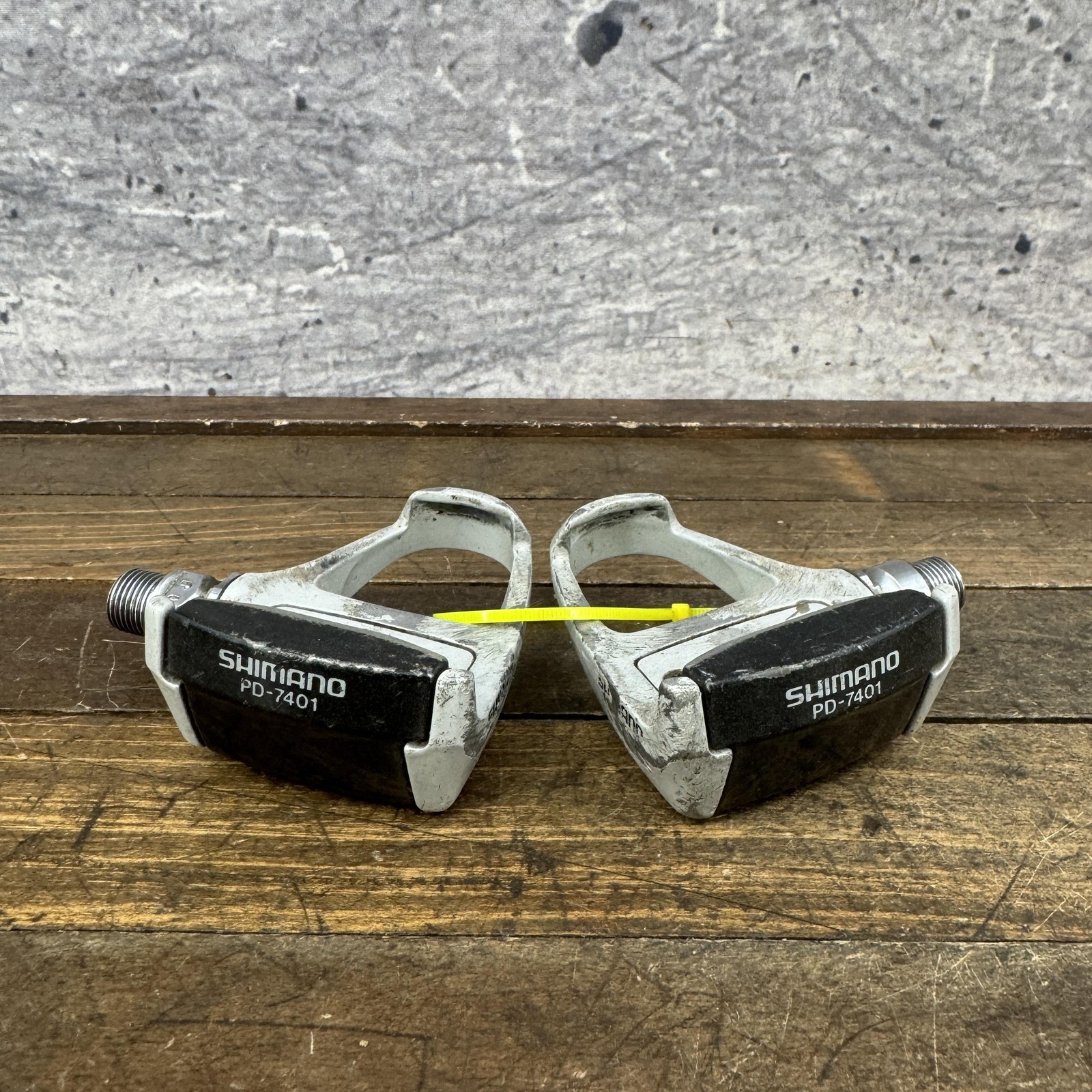 Vintage Shimano Dura-Ace PD-7401 Clipless Road Pedals 9/16 Silver Pair LOOK 7400