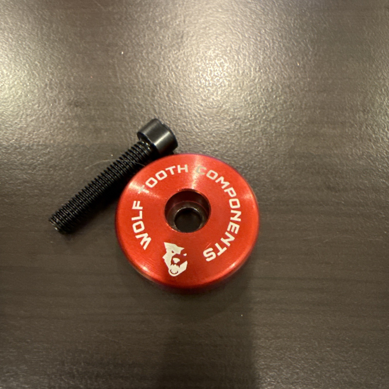 Wolf Tooth Head Set Top Cap Red With 5mm Spacer 1 1/8th