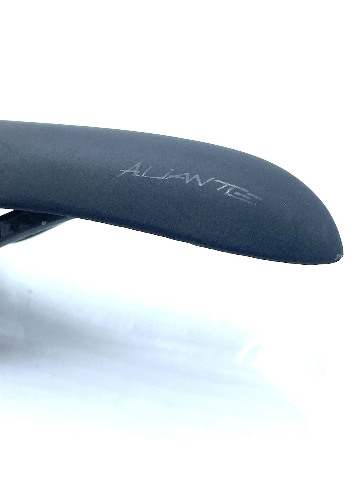 Fizik Aliante R1 Carbon Fiber Road Bike / MTB Saddle