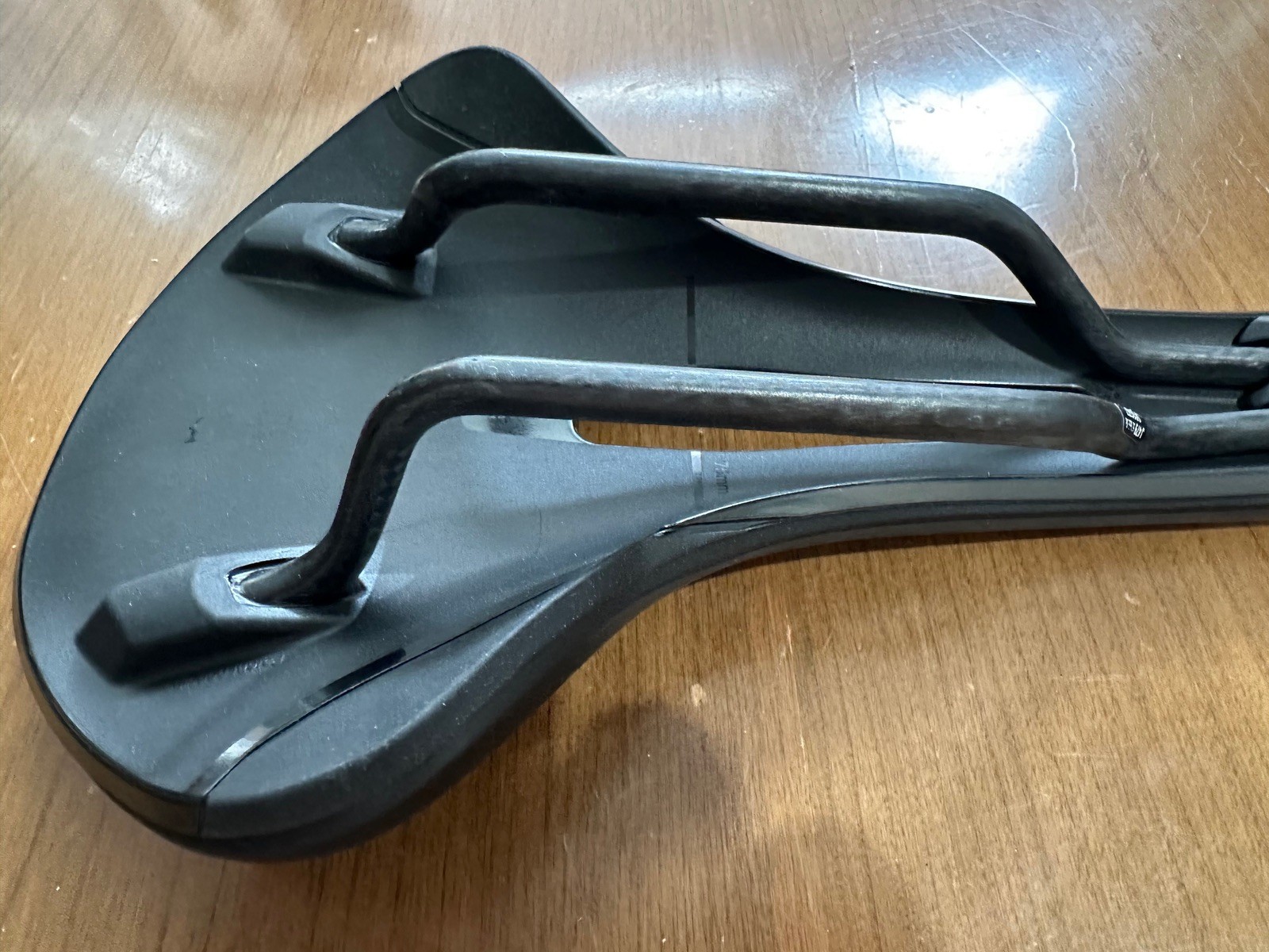 Fizik Vento Antares R1 150 mm Road Cycling Bike Saddle CARBON Rails, Black