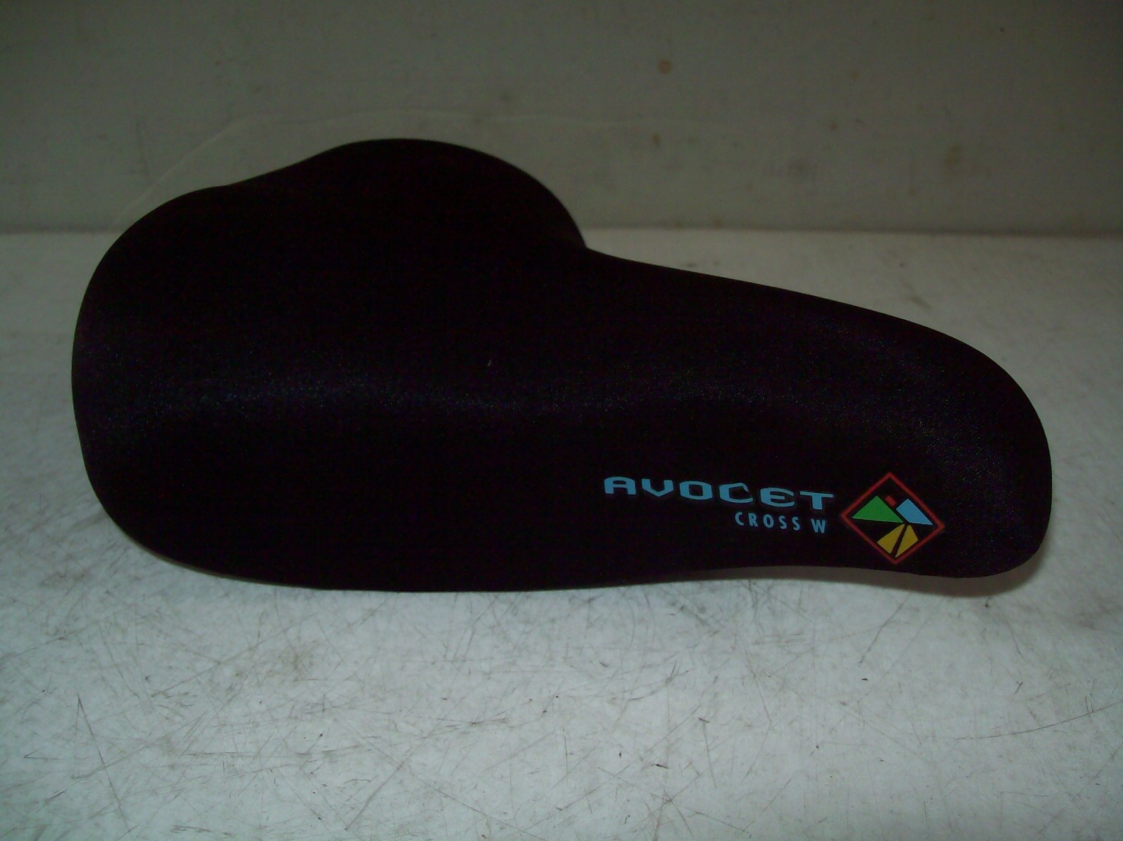 Avocet Cross W Anatomic Gel Cushioned Wide Bicycle Seat Saddle NEW UNUSED