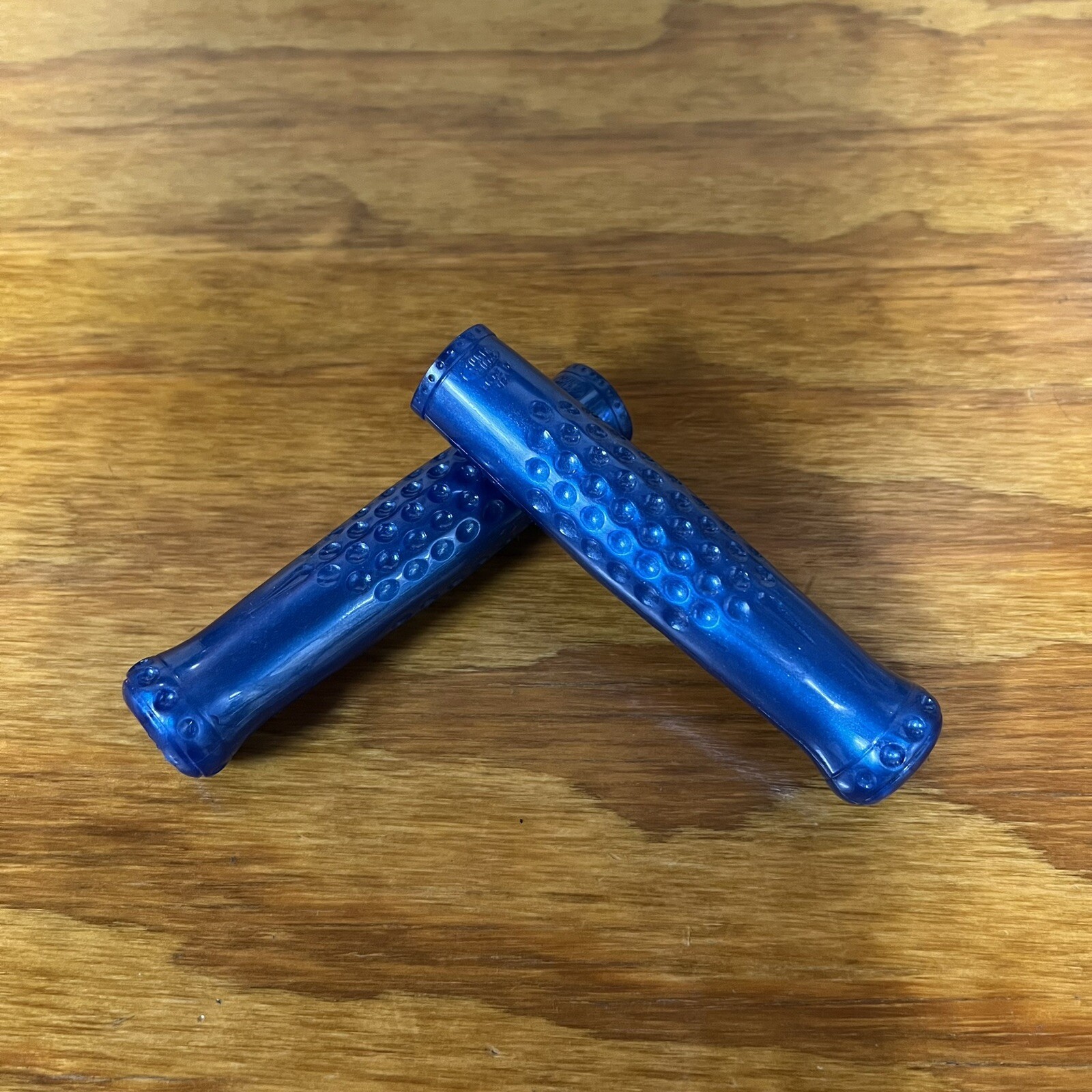 VINTAGE BLUE TRICYCLE GRIPS 5/8″ ID. 4-5/8″ LONG FIT ELGIN AMF HUFFY COLSON NOS