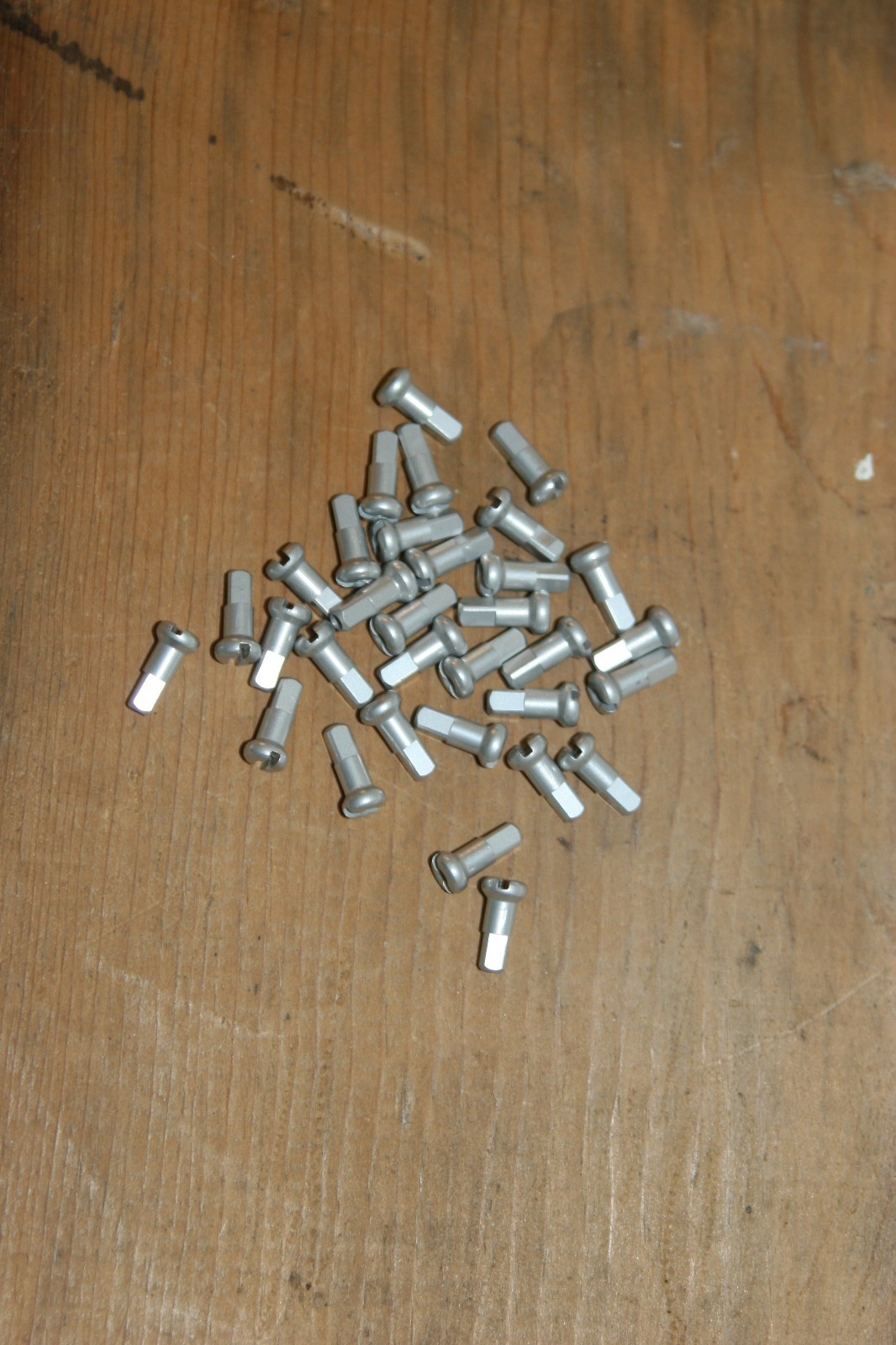 DT Com SL Stainless Steel Spokes & Alloy Nips 242mm Qty 18 Silver 1.8/1.6mm s38