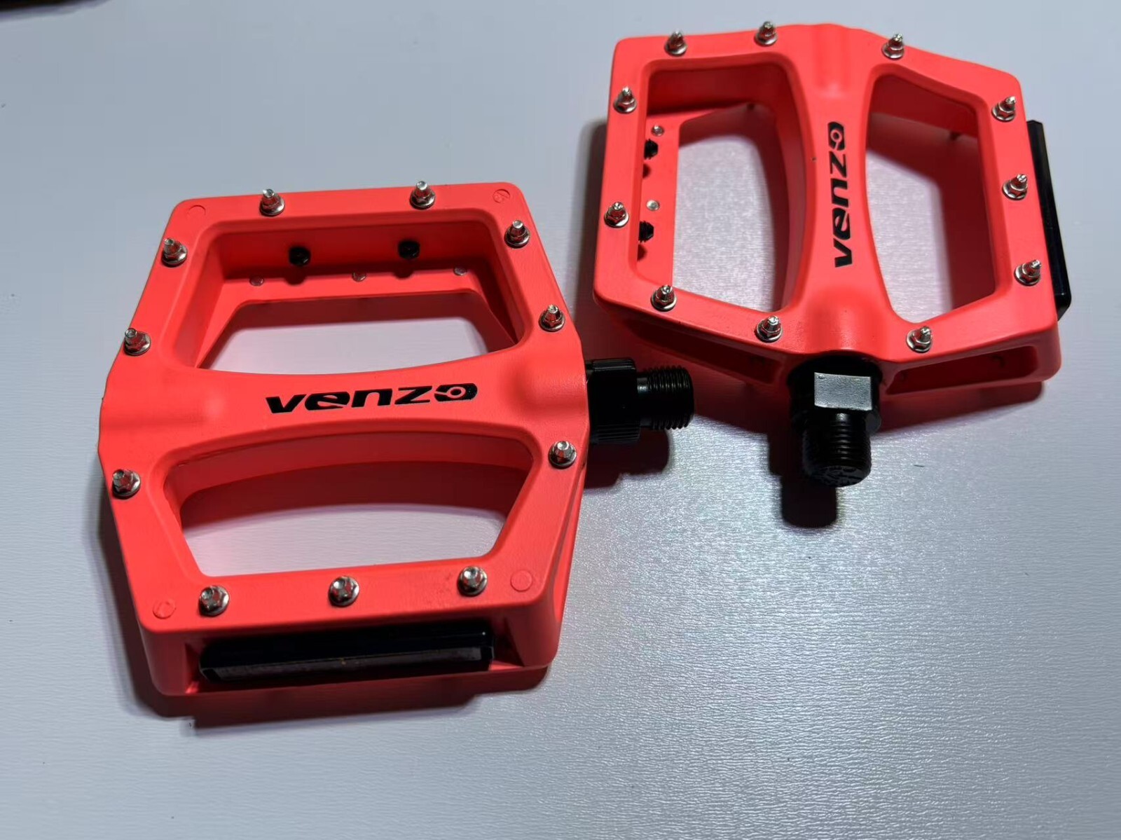 Venzo E02B-001R Flat BMX Mountain Bicycle 9/16″ CR-MO Axle Pedals With Reflector