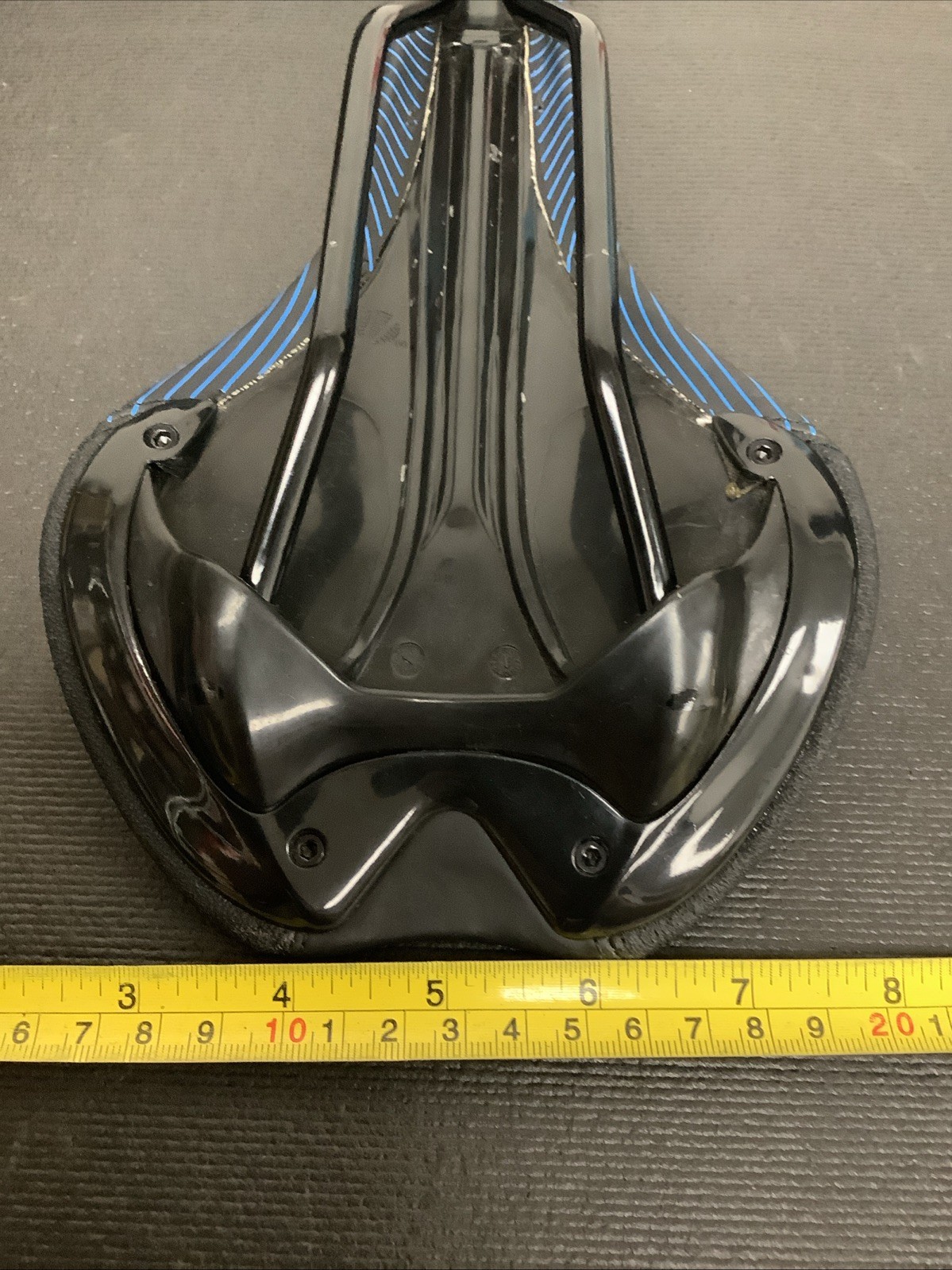 Oval Concepts 238t Saddle Steel Rails 142x280mm Blue & Black Bike Seat Road Bike