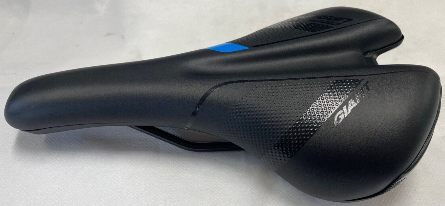 New Giant Contact Comfort Upright Saddle – Black