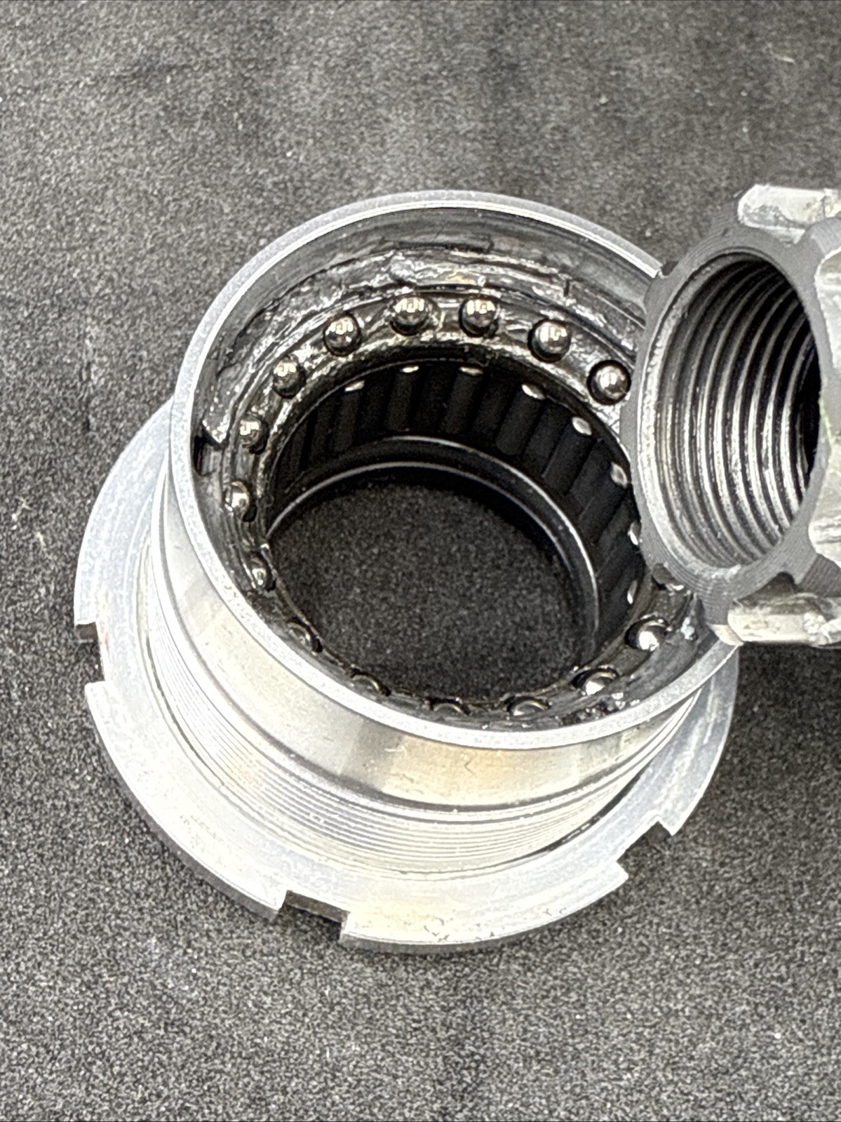 Shimano Dura-Ace BB-7700 109.5mm Spindle Double English BSA Bottom Bracket 9spd