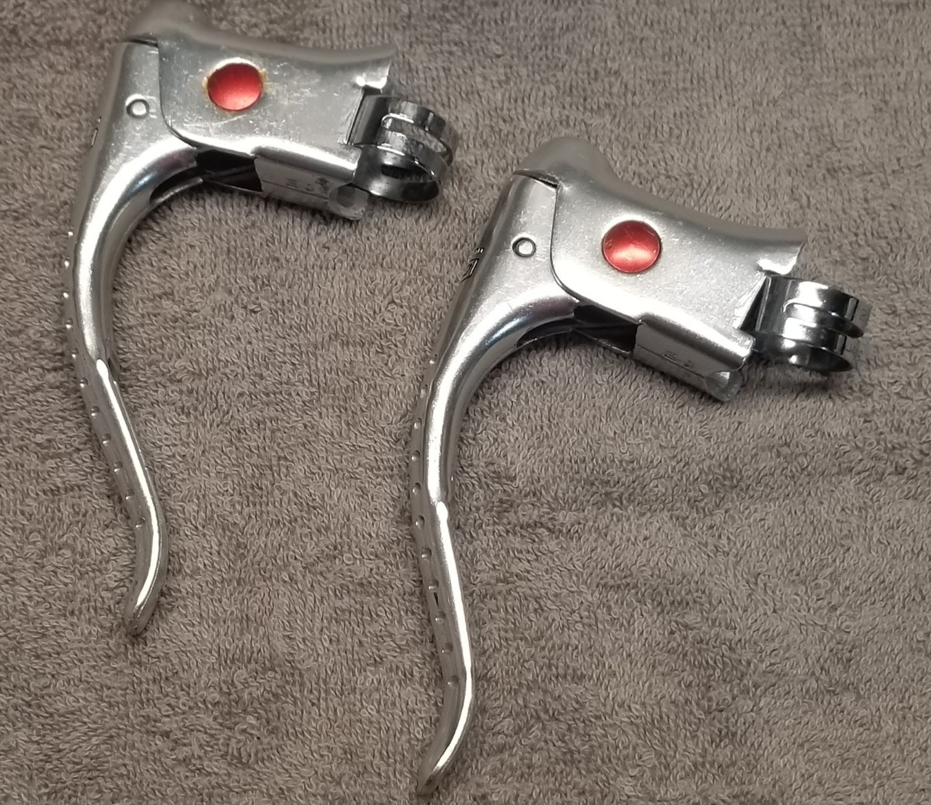 Vintage Shimano 600 Brake Levers Arabesque Pair Non-Aero Silver Drilled 23.8mm