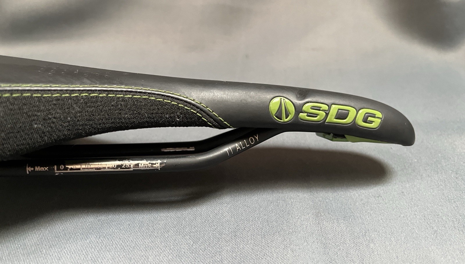 SDG Radar Saddle Mountain Bike 136mm 7 x 7 Ti Alloy Rails 233g Black / Green