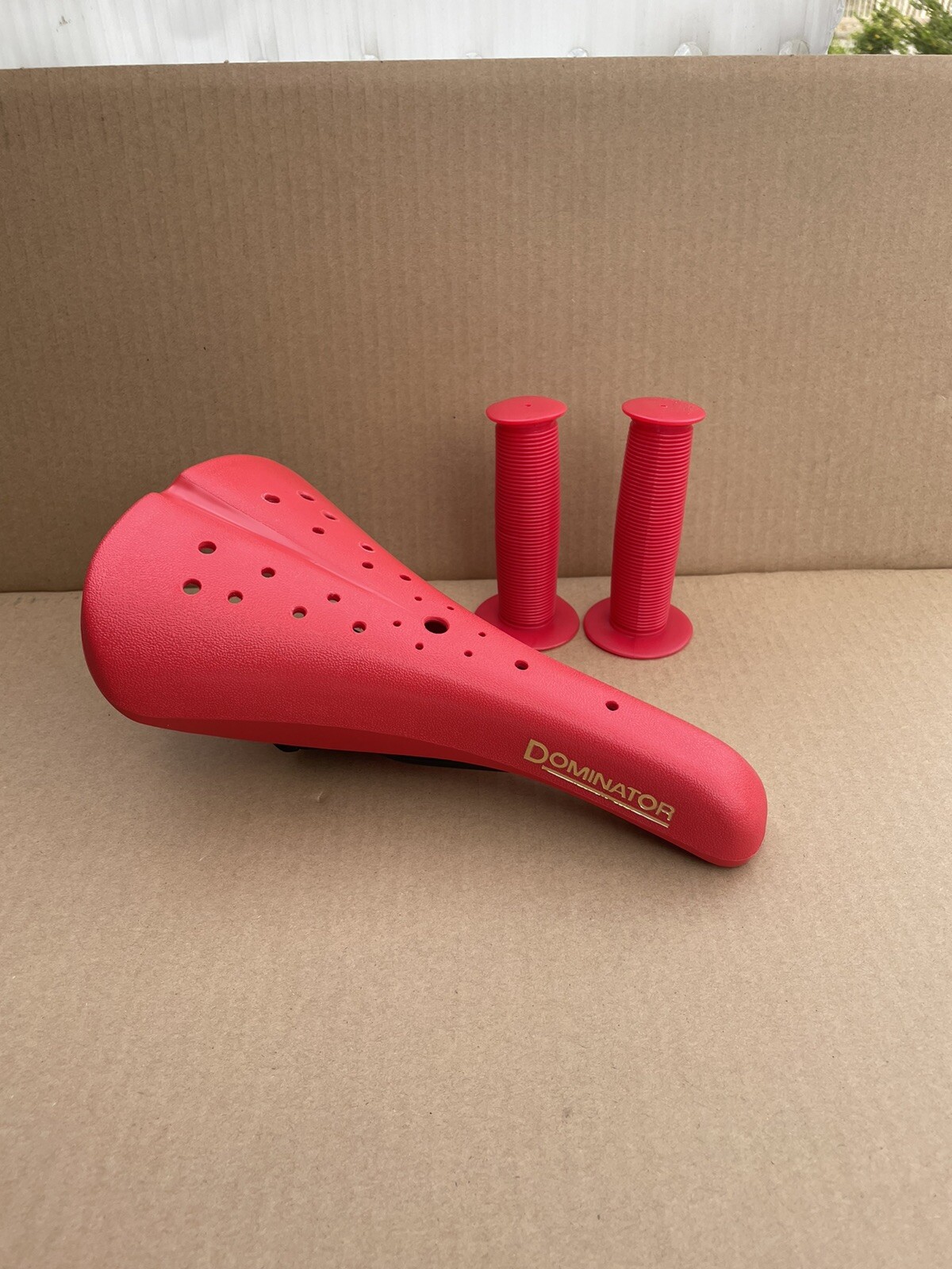 Viscount Dominator BMX Bicycle Seat + Grips Old School Hard Shell saddle GT Red