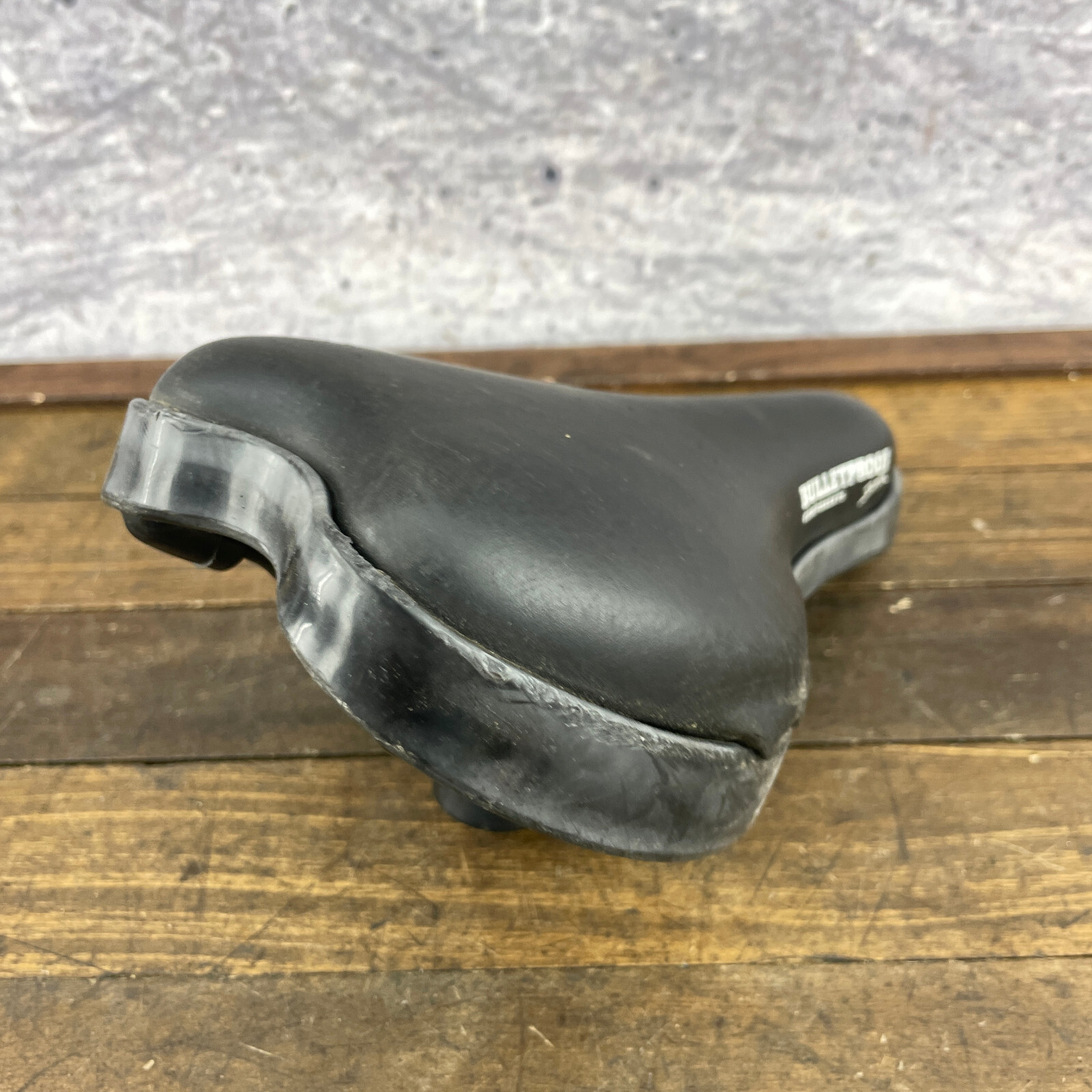 Bulletproof BMX Seat Padded Saddle Drop Mid School Black Viscount 2994 Loose