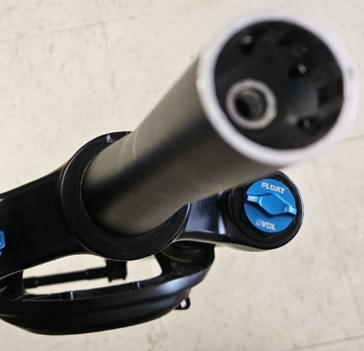 2022 FOX PERFORMANCE FORK 34 FLOAT 29 130 GRIP DAMPER 7 1/4″ Steerer 44 Rake