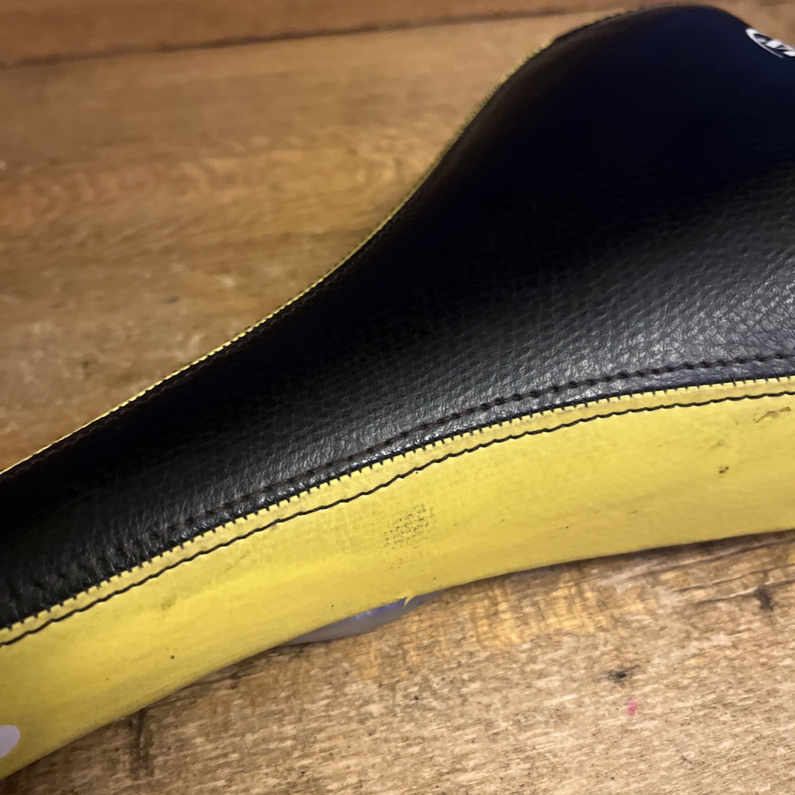 Vintage Selle Italia XO Black And Yellow Saddle 268 mm Length 138 mm Wide Italy