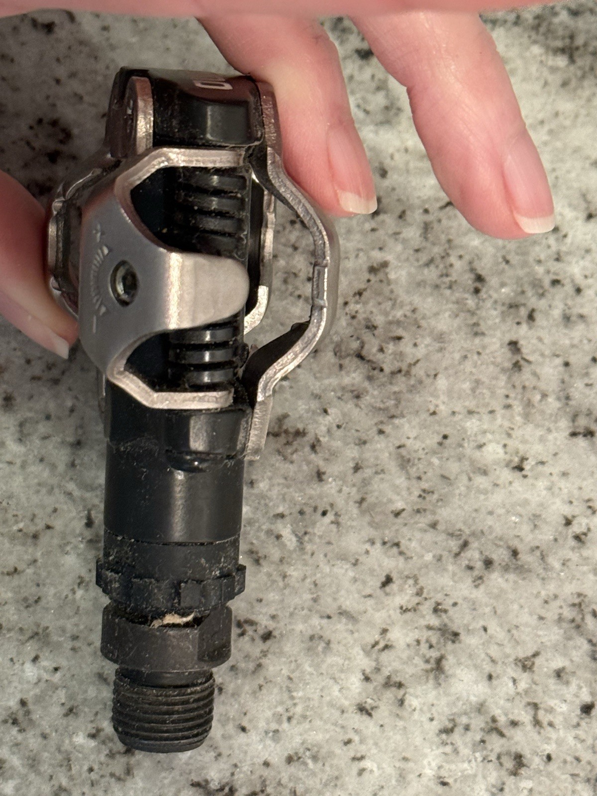 Shimano SPD Pedals PD-M520 Contains Parts as Shown