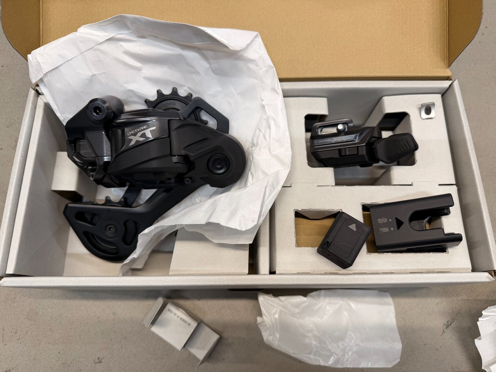 Shimano XT Electronic Di2 Upgrade Kit – iSpec EV Mount + Long cage SGS derailleu
