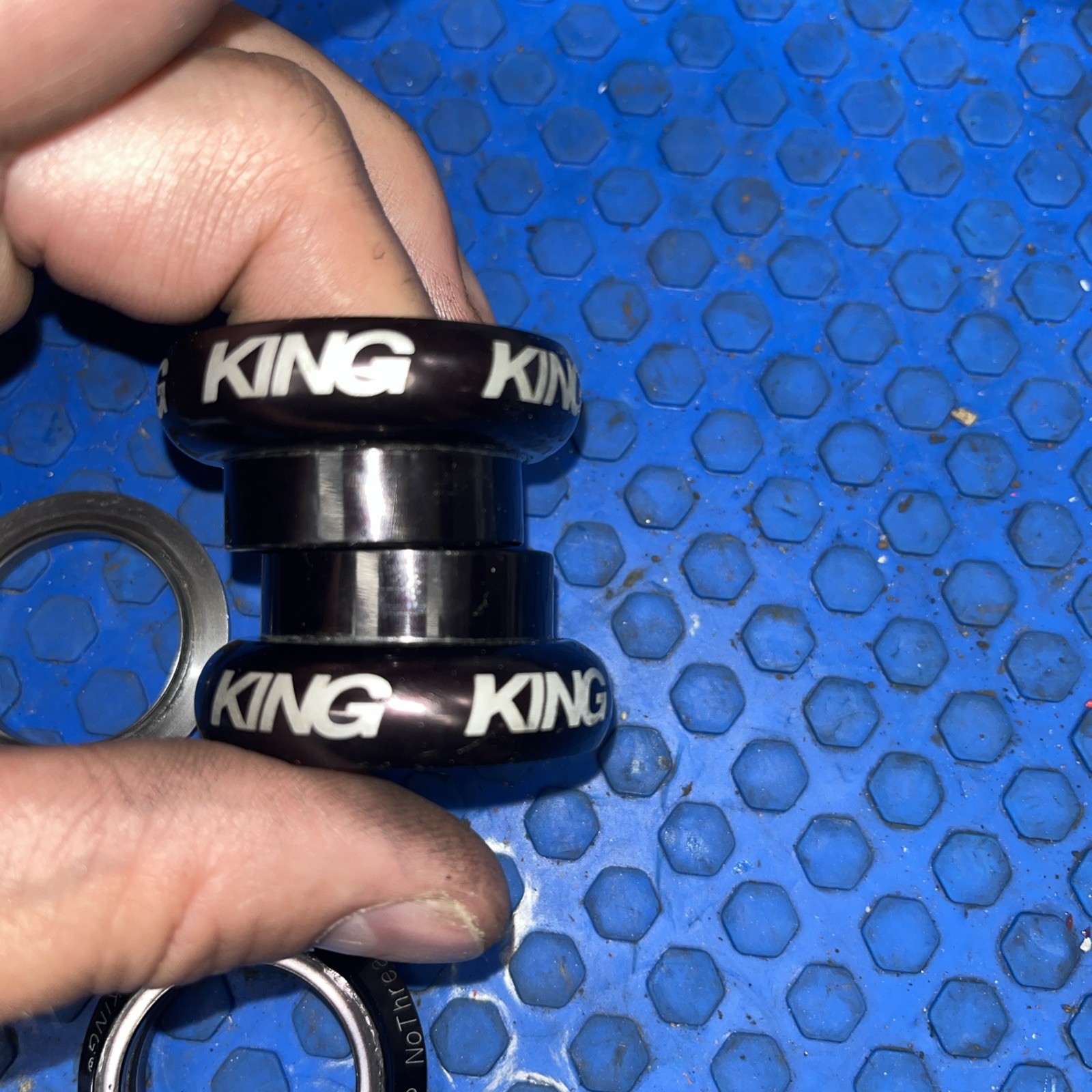 Chris King 1” Inch Threadless Headset Sotto Voce Black