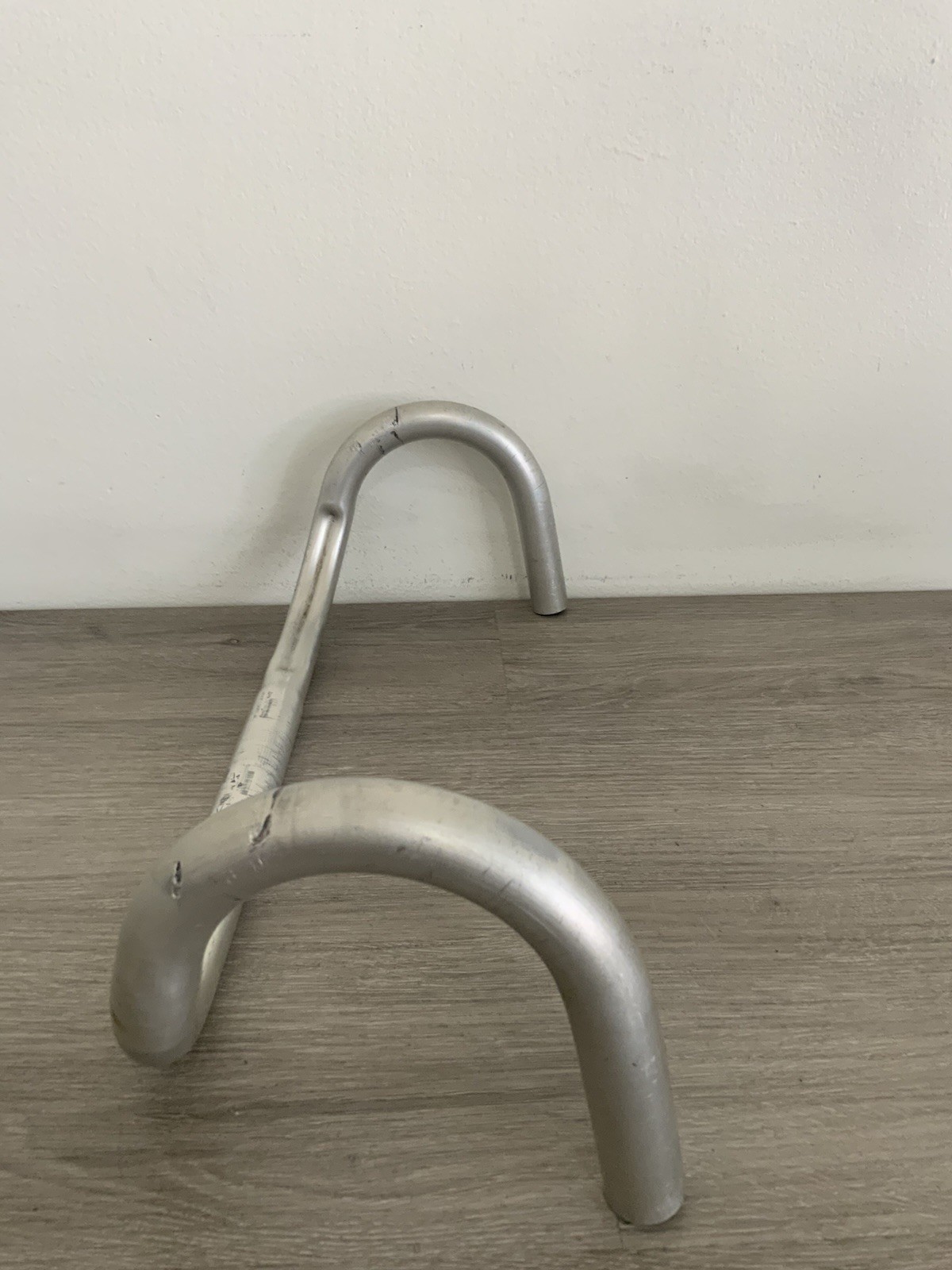 NL DROP BARS 42 CM C TO C CLAMP 26 MM 340 GRAMS GROOVED 150 MM DROP